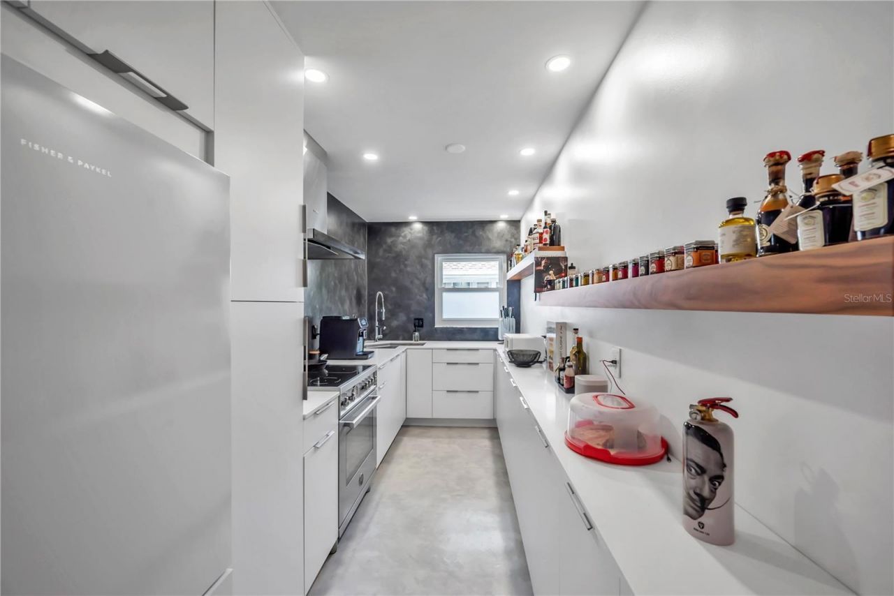 224 6th Avenue N, Unit 13, Saint Petersburg, FL 33701 Photo