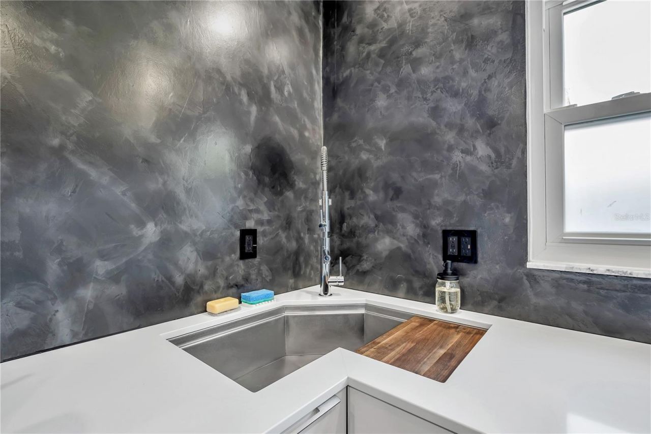 224 6th Avenue N, Unit 13, Saint Petersburg, FL 33701 Photo