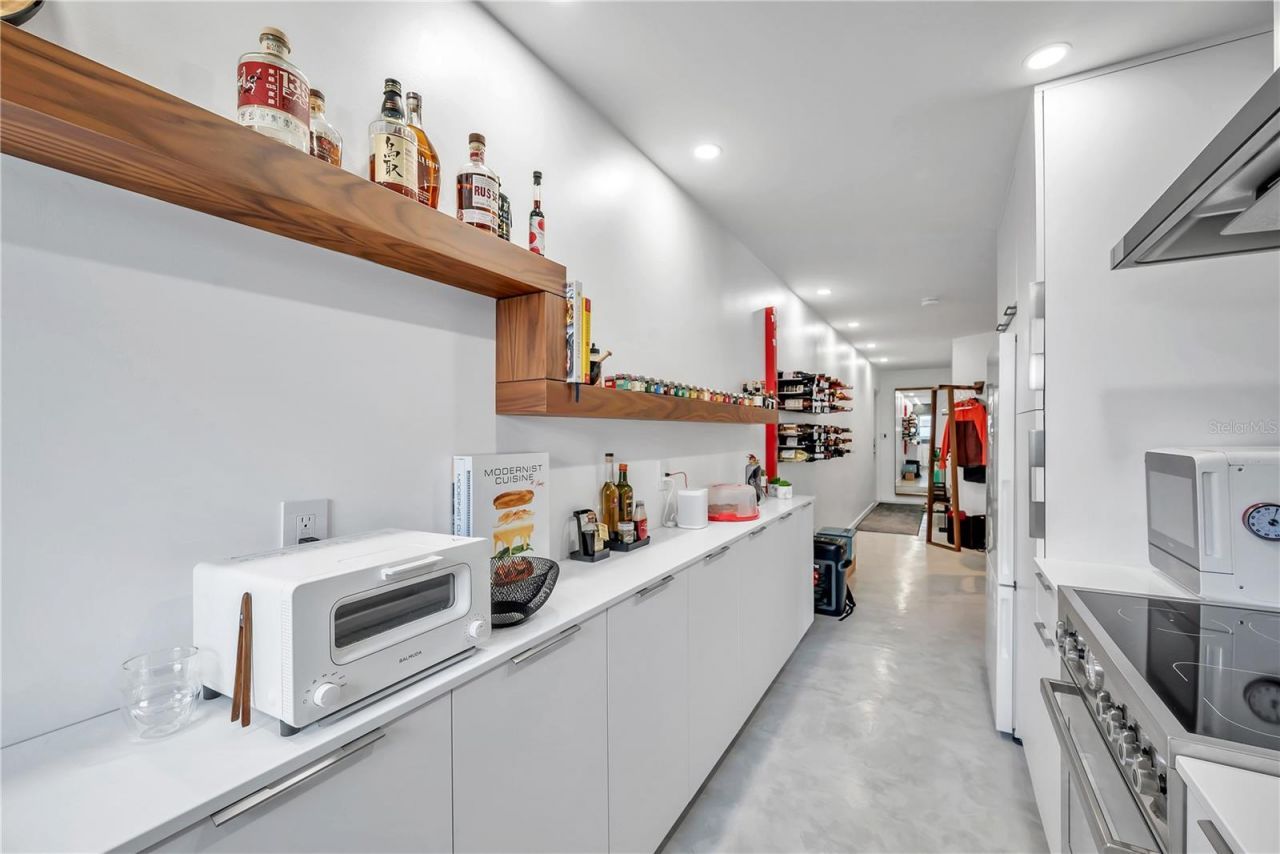 224 6th Avenue N, Unit 13, Saint Petersburg, FL 33701 Photo