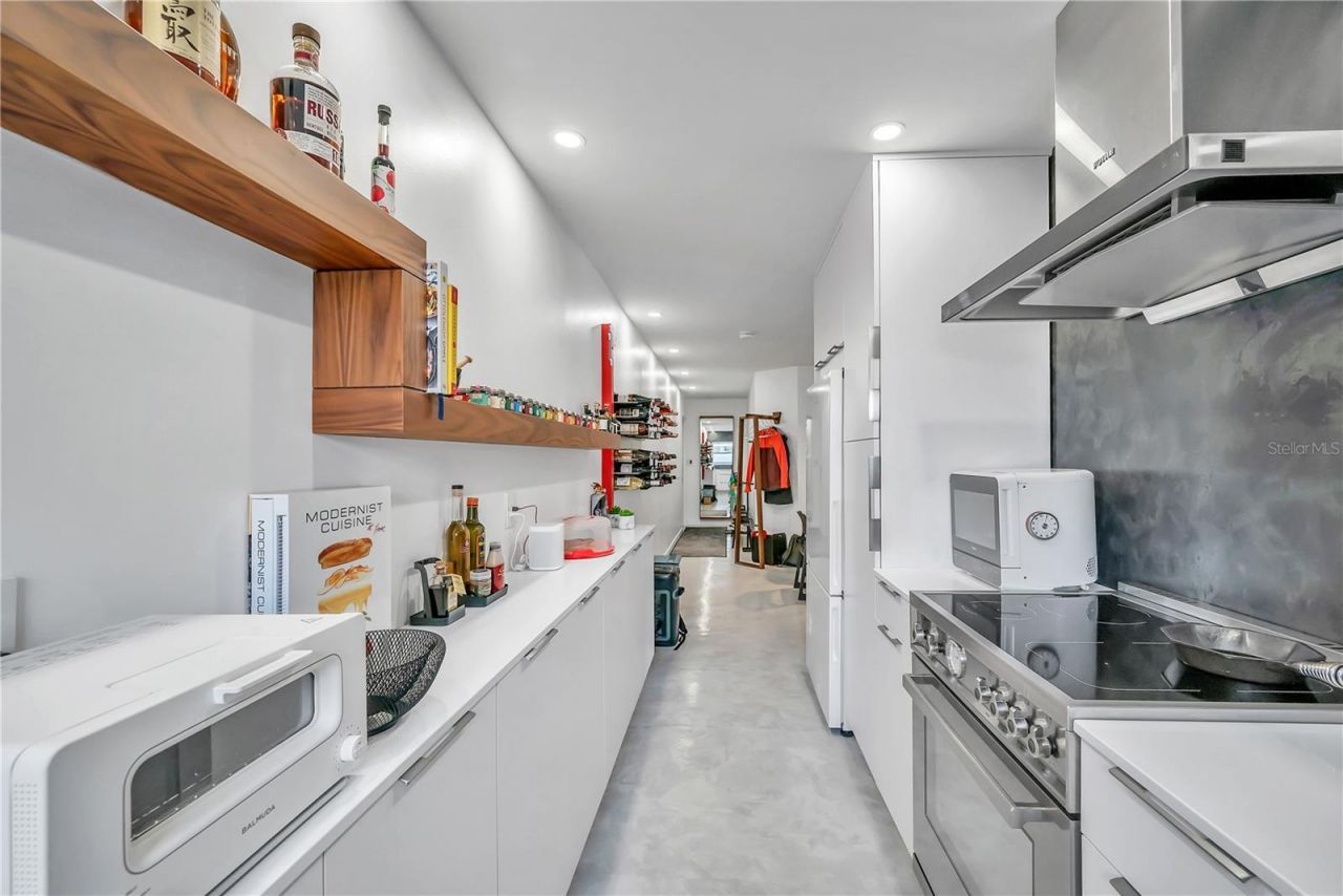 224 6th Avenue N, Unit 13, Saint Petersburg, FL 33701 Photo