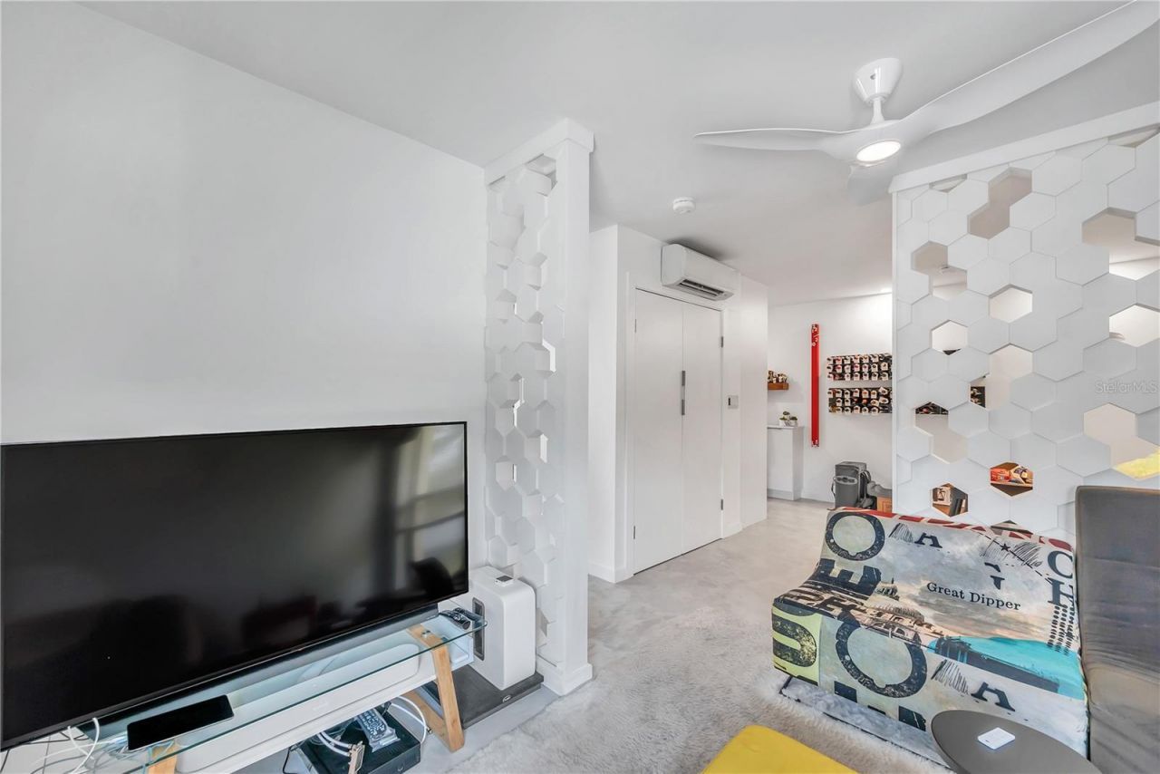 224 6th Avenue N, Unit 13, Saint Petersburg, FL 33701 Photo