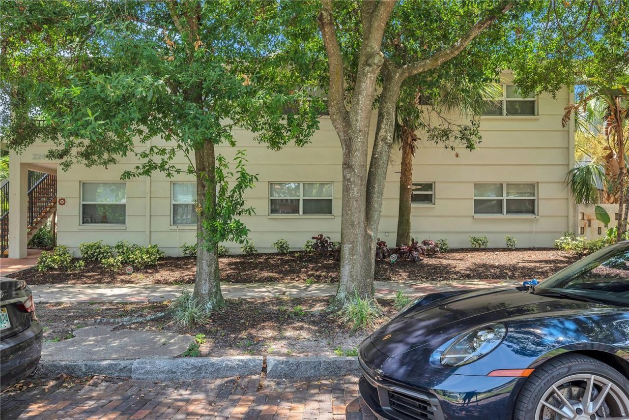 224 6th Avenue N, Unit 13, Saint Petersburg, FL 33701 Photo