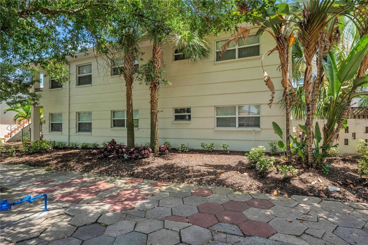 224 6th Avenue N, Unit 13, Saint Petersburg, FL 33701 Photo