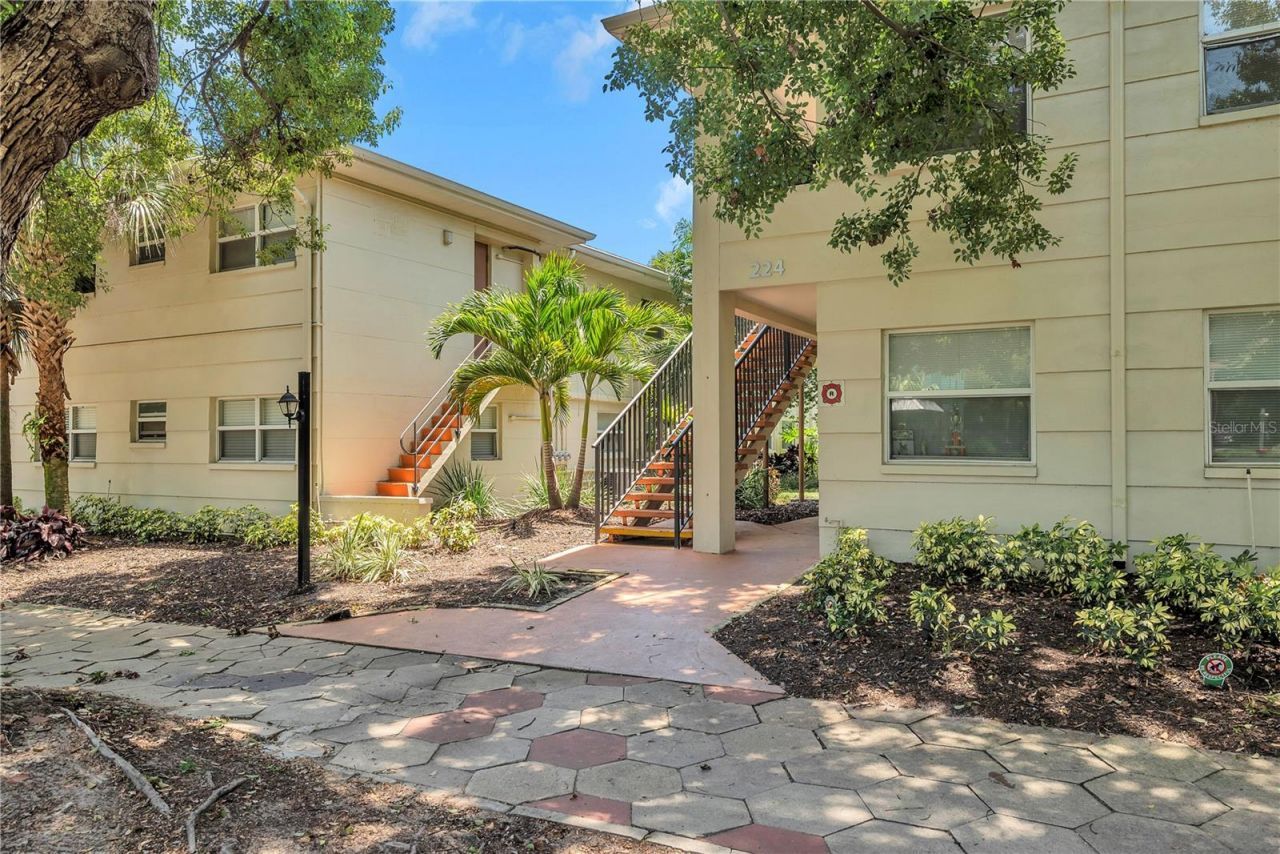 224 6th Avenue N, Unit 13, Saint Petersburg, FL 33701 Photo