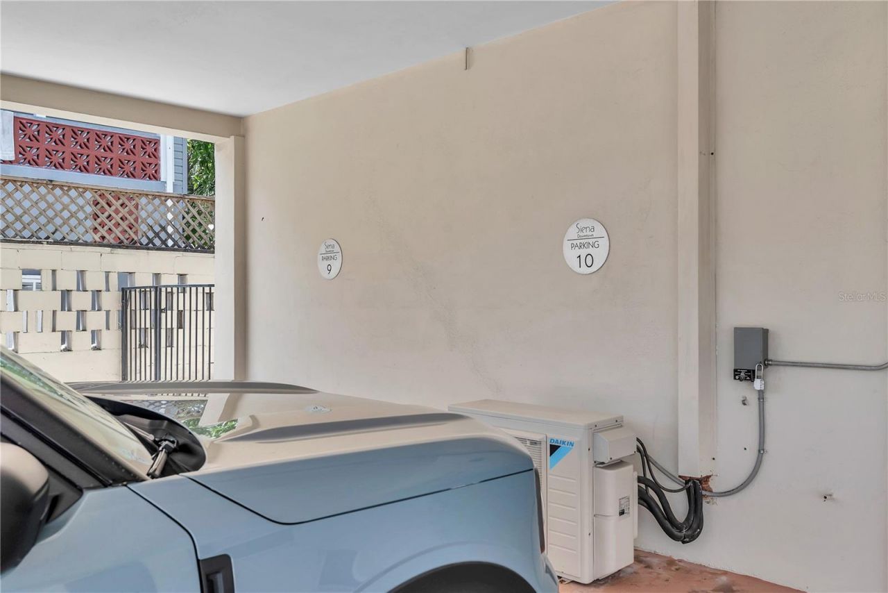 224 6th Avenue N, Unit 13, Saint Petersburg, FL 33701 Photo