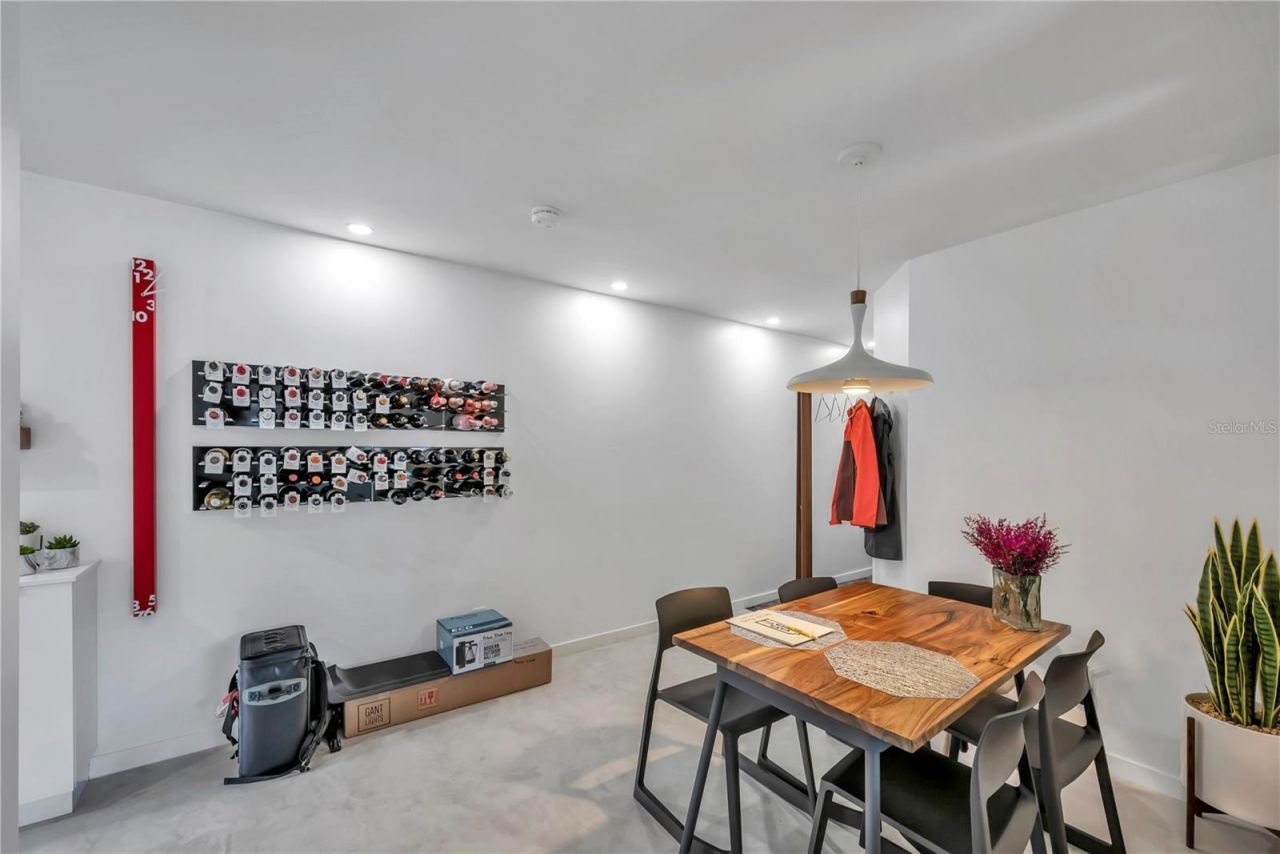 224 6th Avenue N, Unit 13, Saint Petersburg, FL 33701 Photo