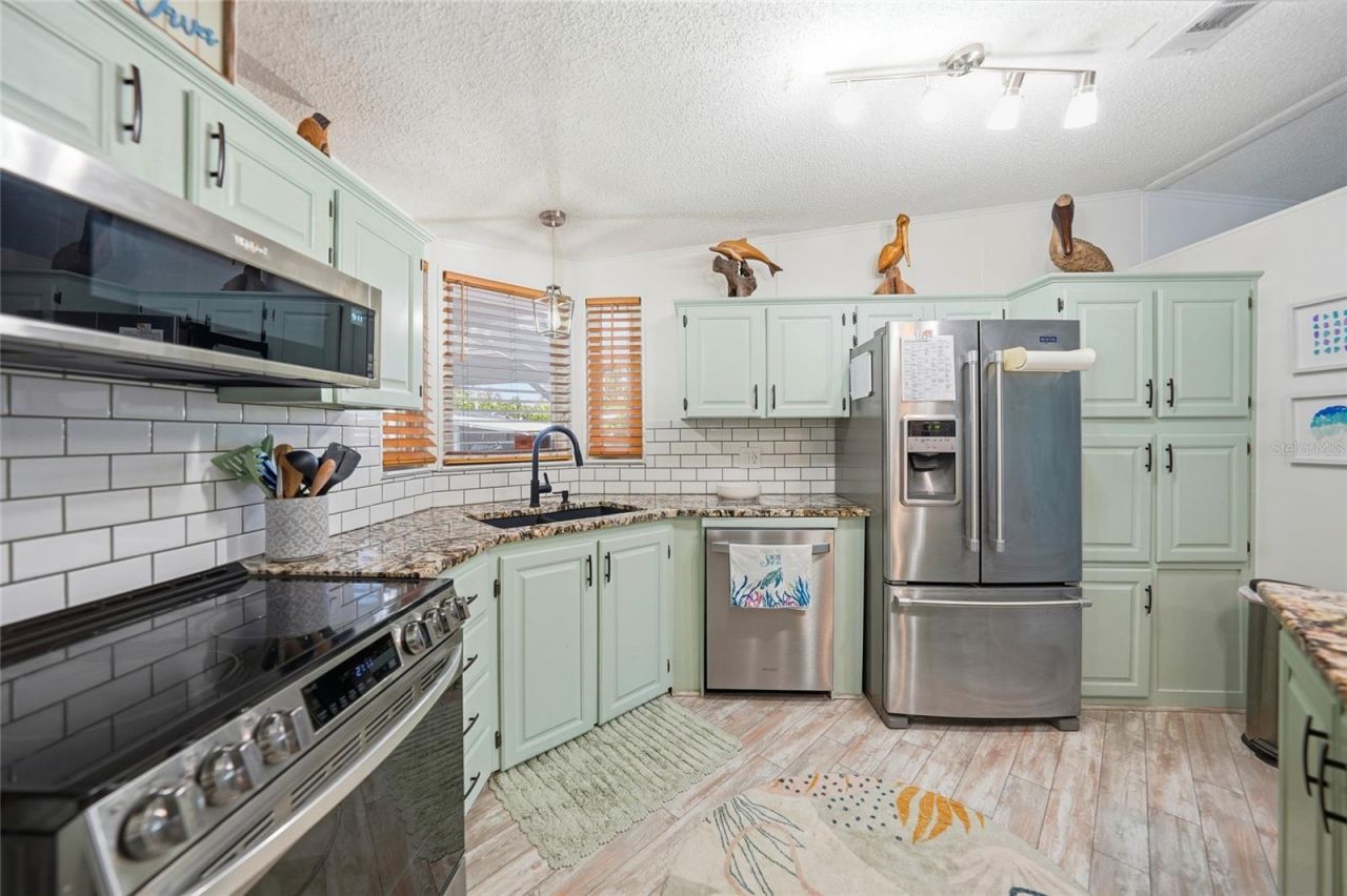 701 Aqui Esta Drive, Unit 230, Punta Gorda, FL 33950 Photo