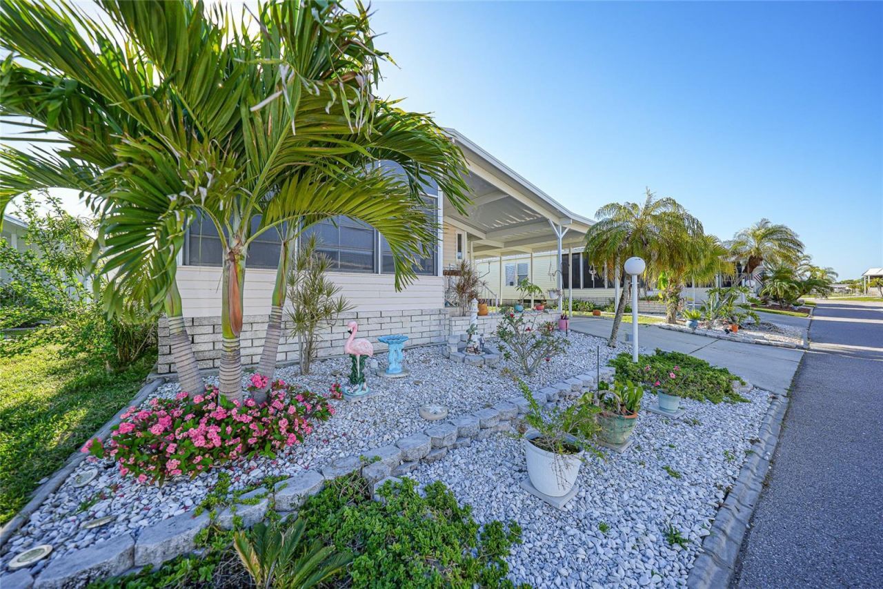 701 Aqui Esta Drive, Unit 230, Punta Gorda, FL 33950 Photo