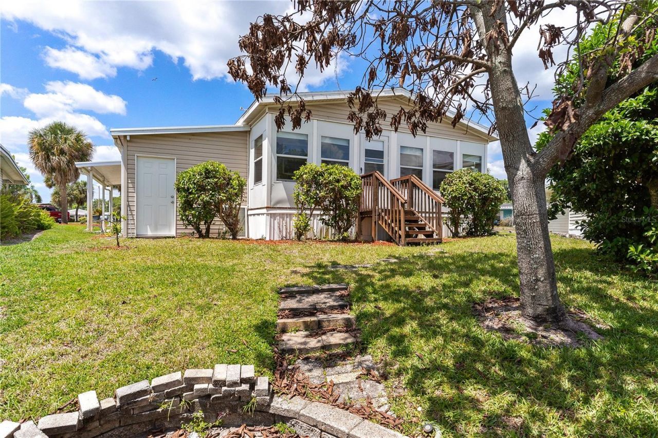 2417 Vindale Road, Tavares, FL 32778 Photo