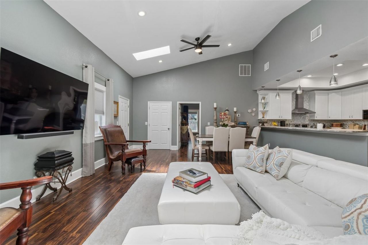 1024 16th Avenue N, Saint Petersburg, FL 33704 Photo
