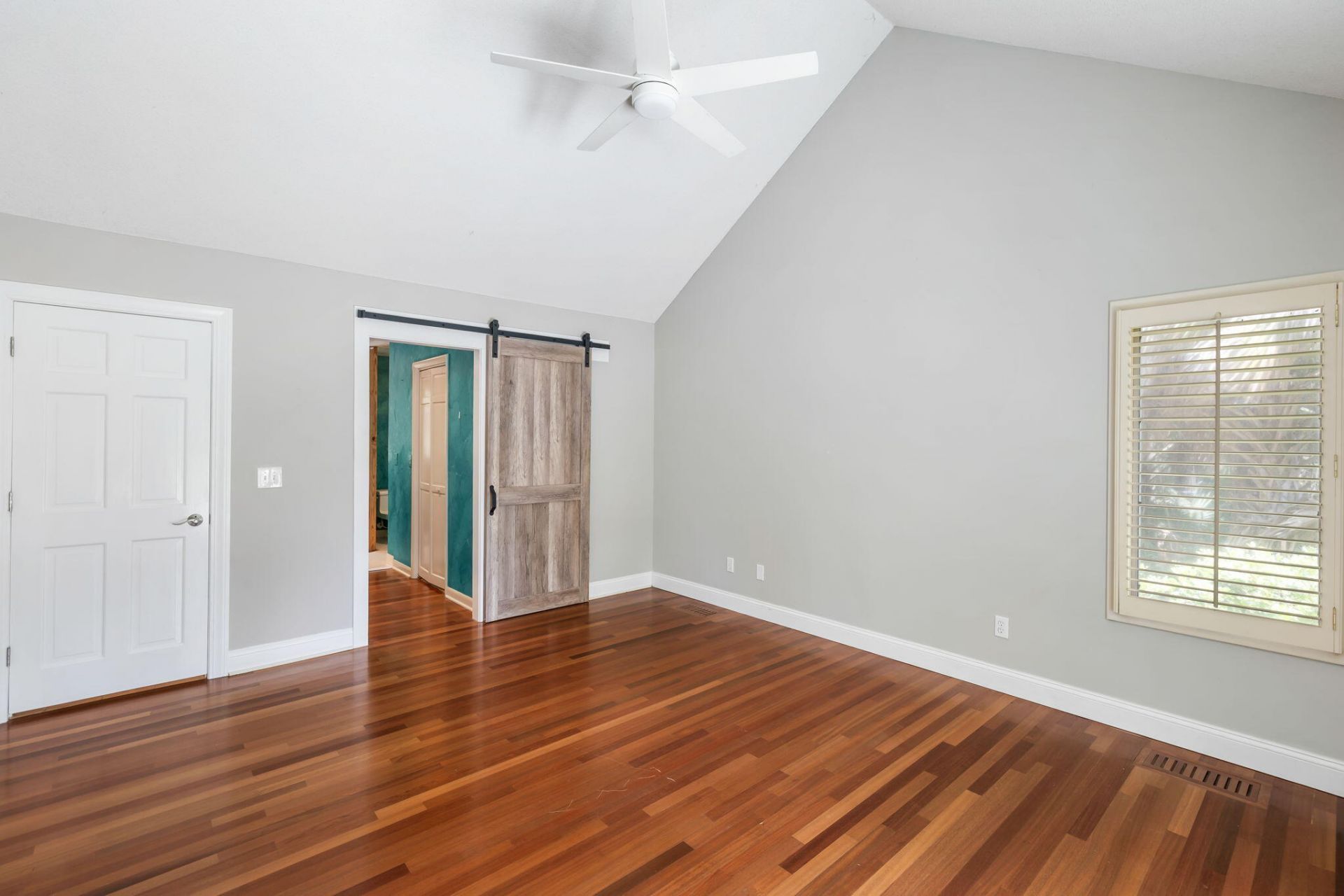 11 Angler Hall Photo 12