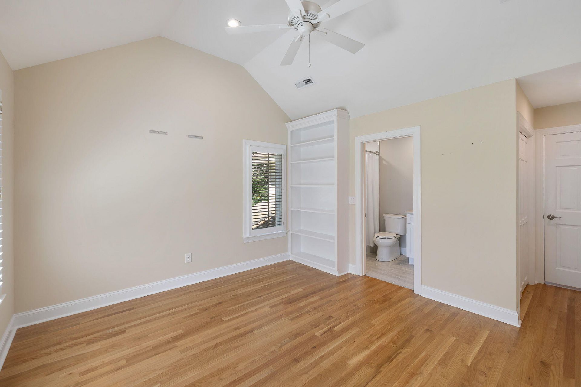 11 Angler Hall Photo 22