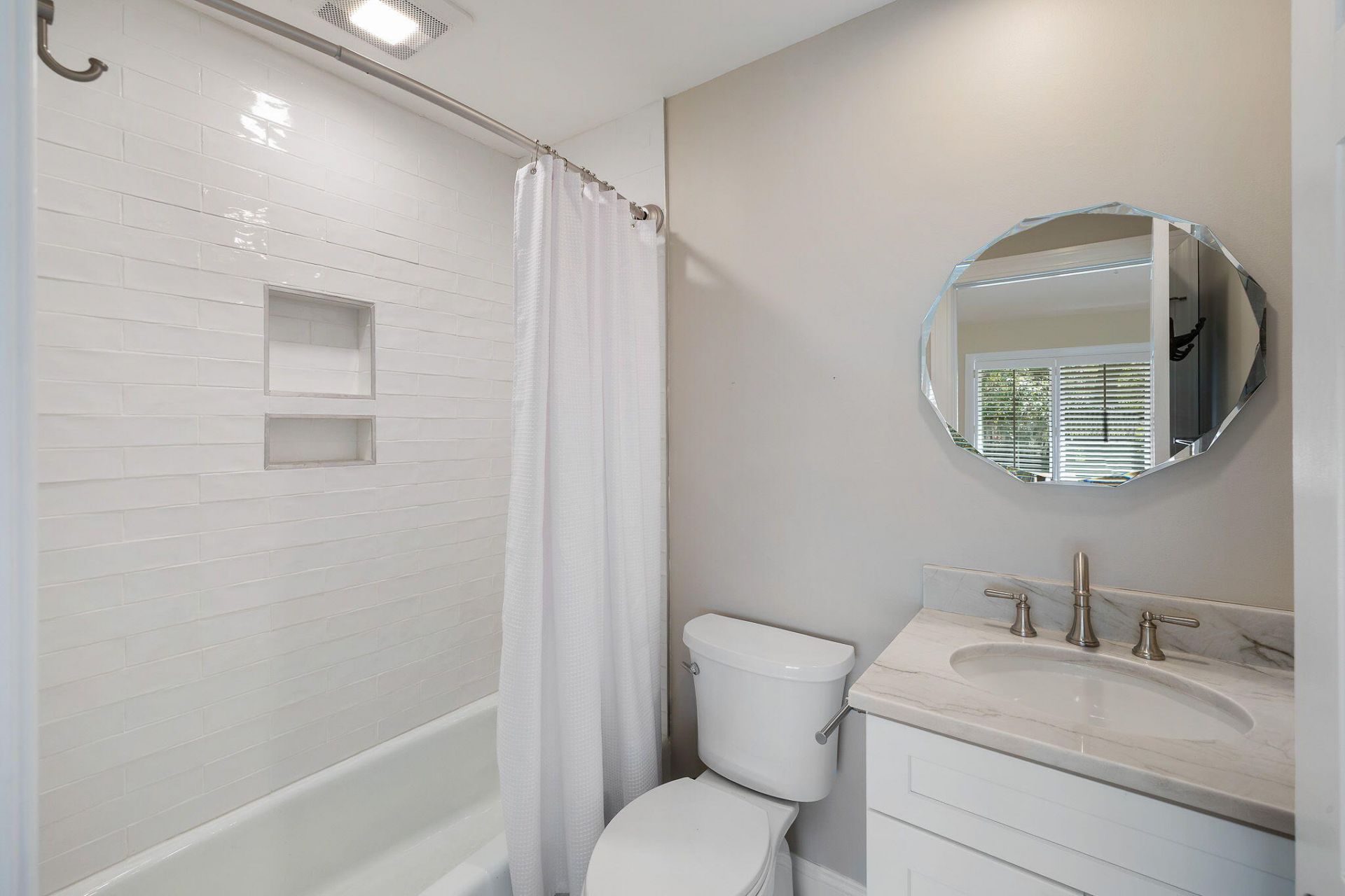 11 Angler Hall Photo 23