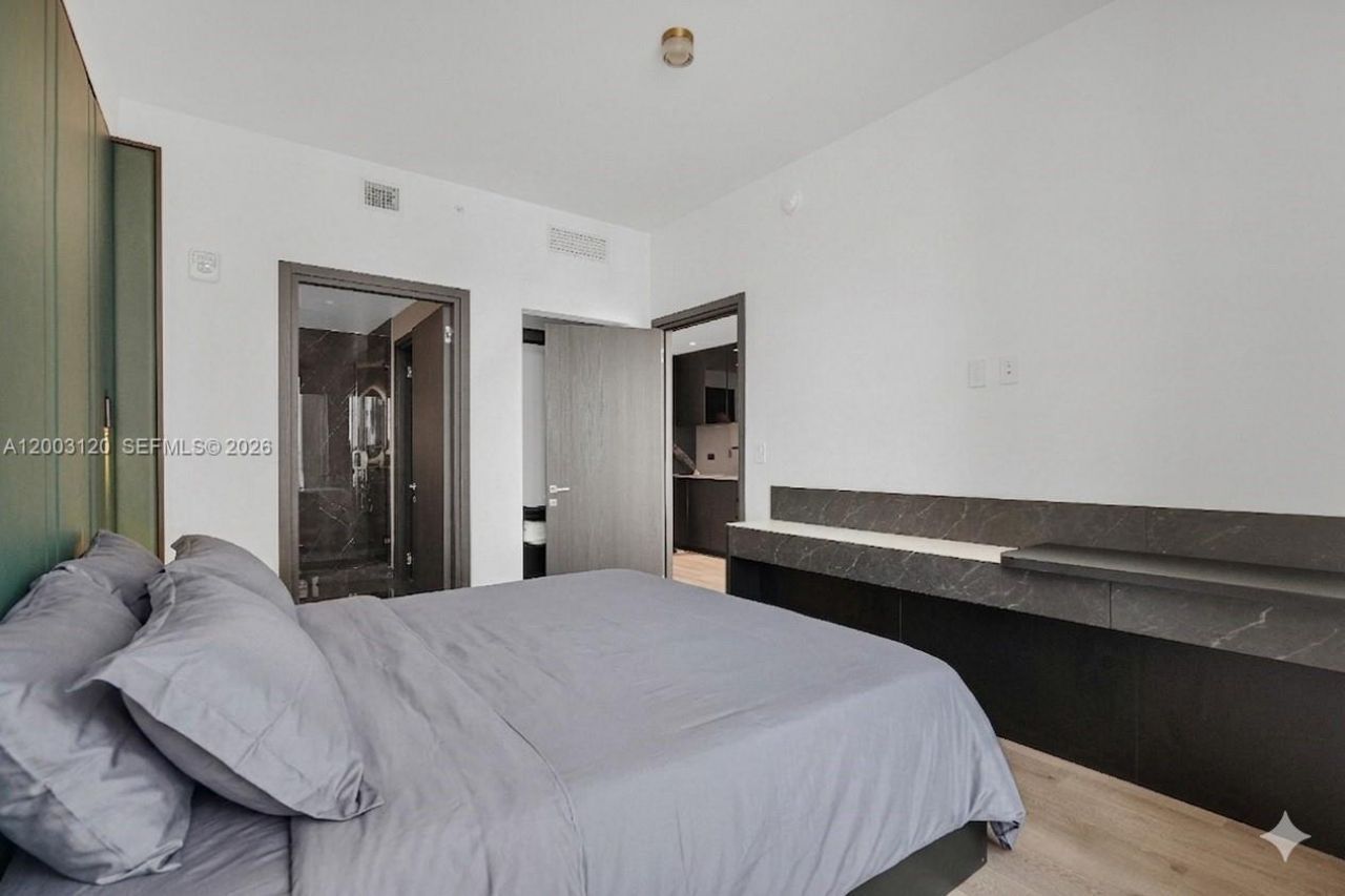 20 NE 11th St, Unit 4006, Miami, FL 33132 Photo