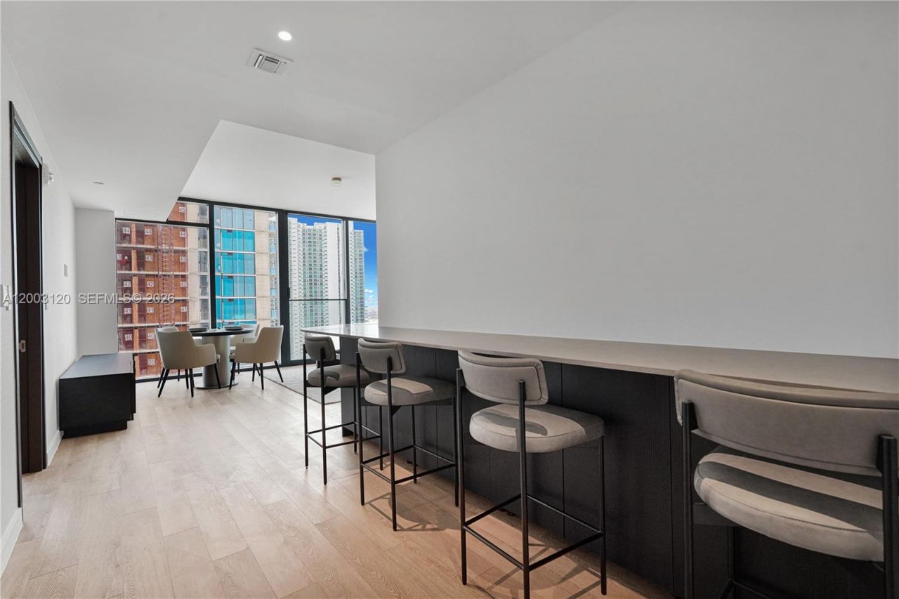 20 NE 11th St, Unit 4006, Miami, FL 33132 Photo