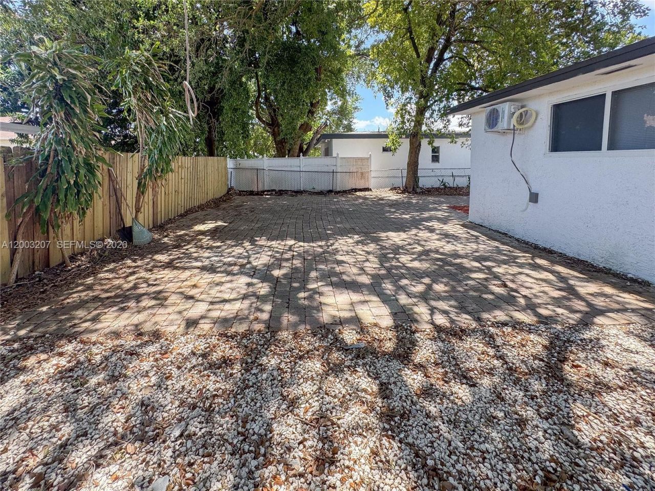 7135 NW 16th Ave, Miami, FL 33147 Photo