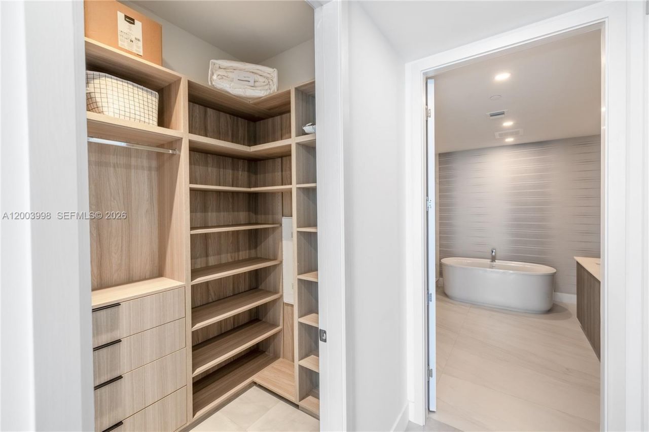 17550 Collins Ave, Unit 1202, Sunny Isles Beach, FL 33160 Photo