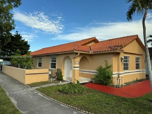 7599 W 4th Ct, Hialeah, FL 33014
