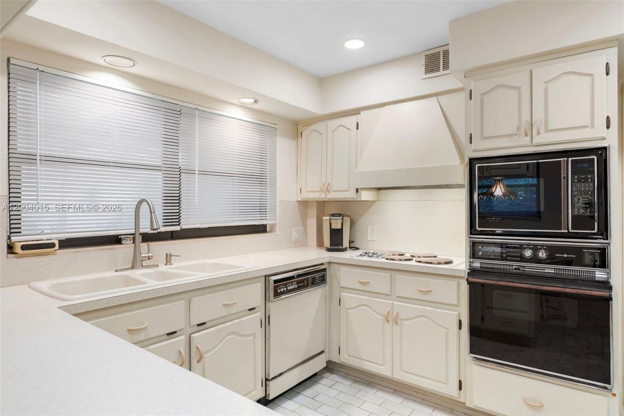 3030 N Atlantic Blvd , Fort Lauderdale, FL 33308 Photo