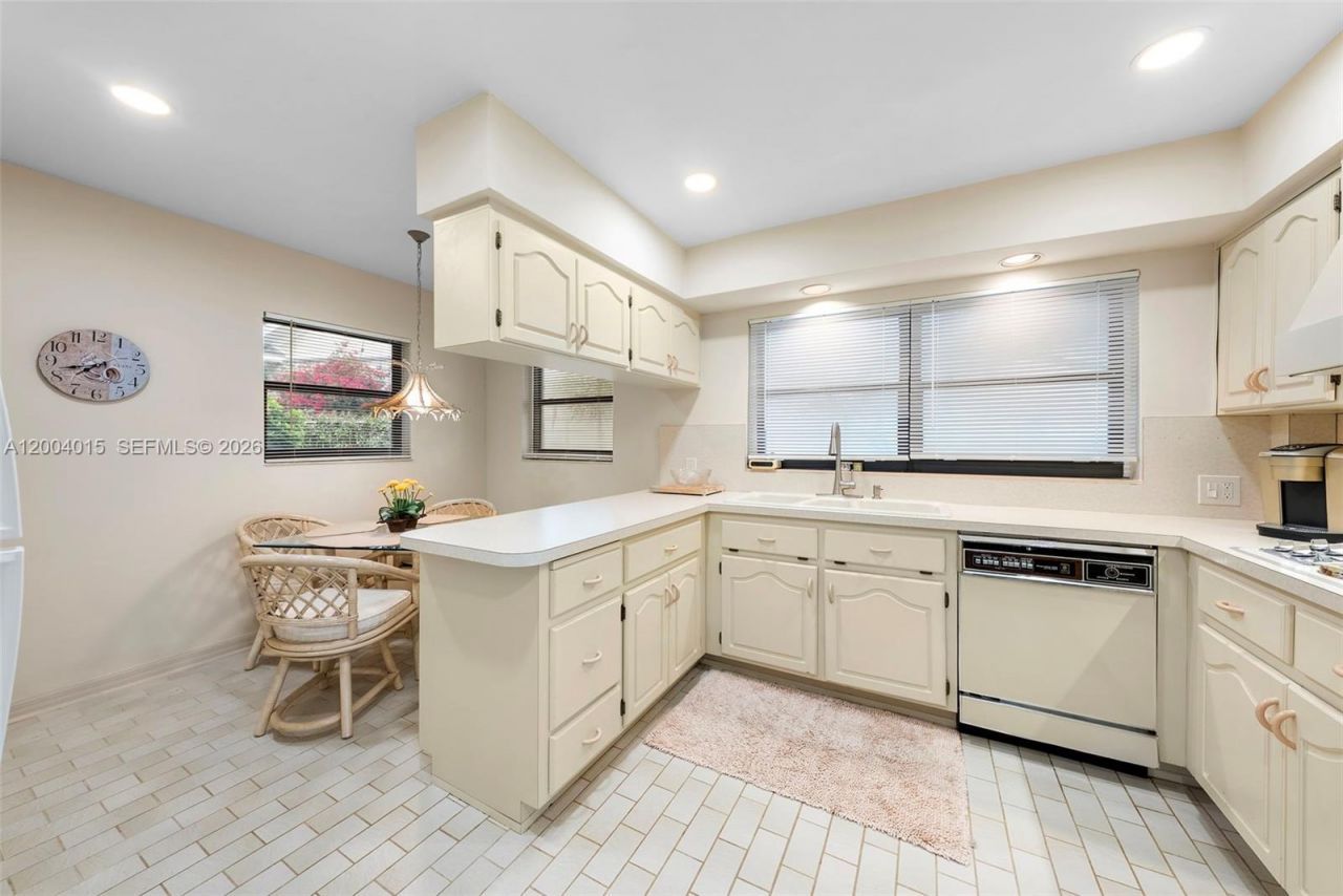 3030 N Atlantic Blvd , Fort Lauderdale, FL 33308 Photo