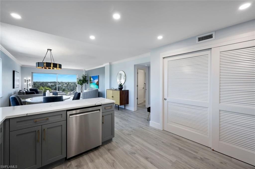 2150 Gulf Shore Blvd N, Unit 705, Naples, FL 34102 Photo