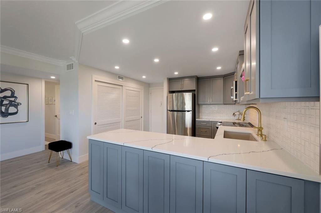 2150 Gulf Shore Blvd N, Unit 705, Naples, FL 34102 Photo