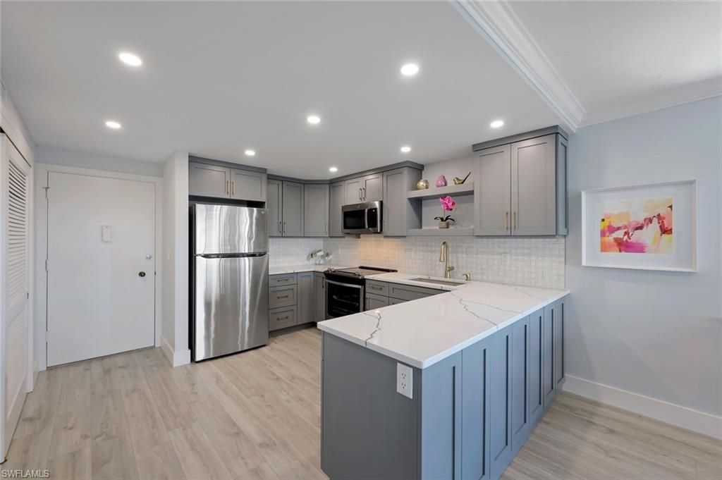 2150 Gulf Shore Blvd N, Unit 705, Naples, FL 34102 Photo