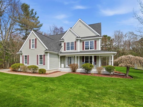 26 Flintlock Road, Salem, NH 03079