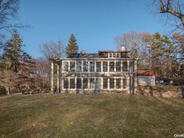 9 Tower Hill Road , Shoreham, NY 11786