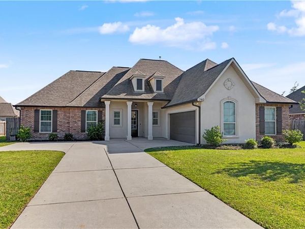 740 ENGLISH OAK Drive , Madisonville, LA 70447