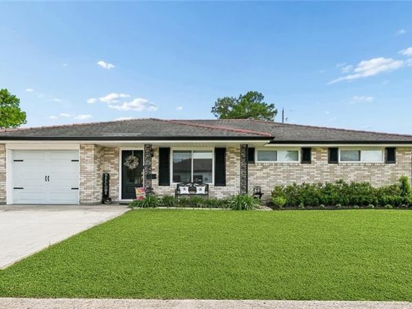 212 BROADWAY Street, Gretna, LA 70053