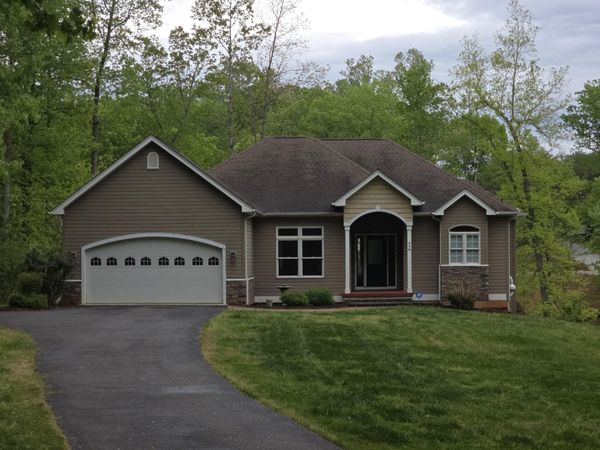 248 Woodbrook RD , Moneta, VA 24121