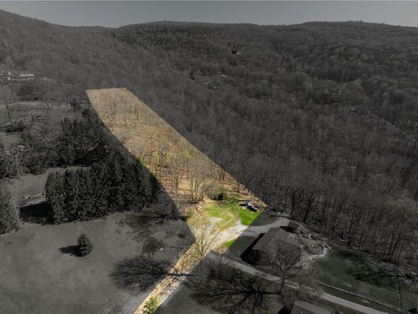 221 Malvina Ln , Latrobe, PA 15650