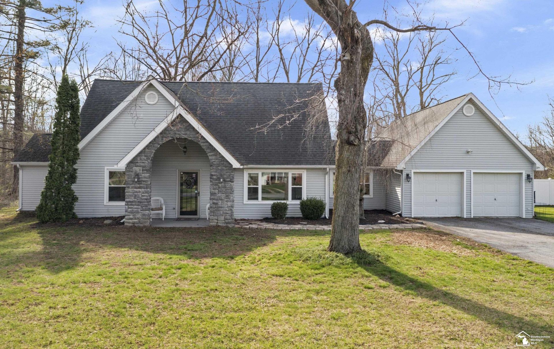 9505 Secor Road, Temperance, MI 48182 Main Photo