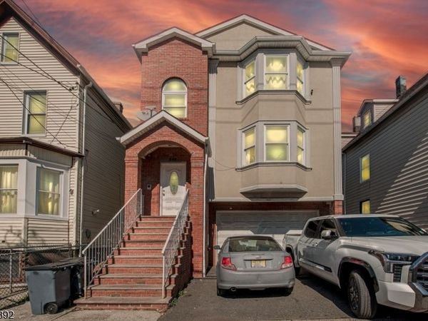 543 Livingston St, Elizabeth, NJ 07206