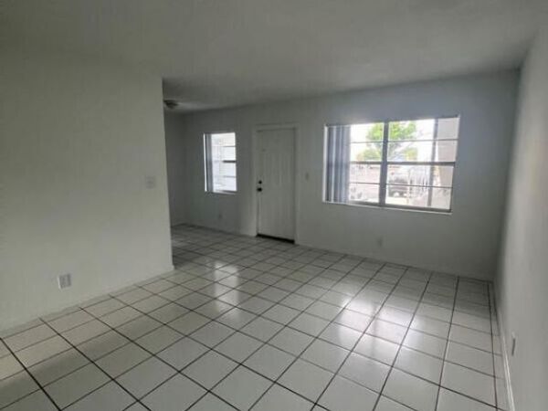 371 Sunshine Drive, Unit H2, Coconut Creek, FL 33066