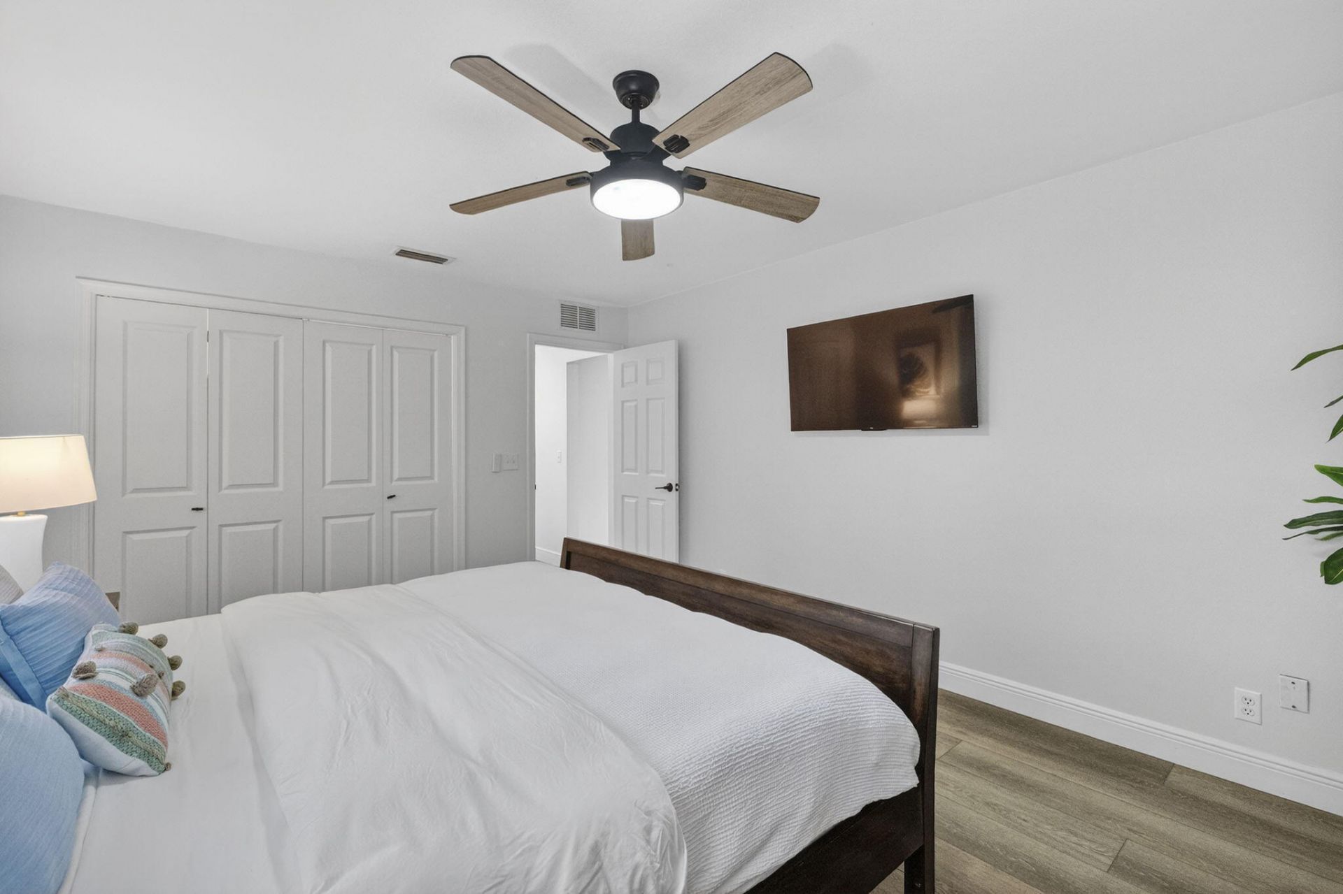 903 SW 28th Avenue, Boynton Beach, FL 33435 Photo