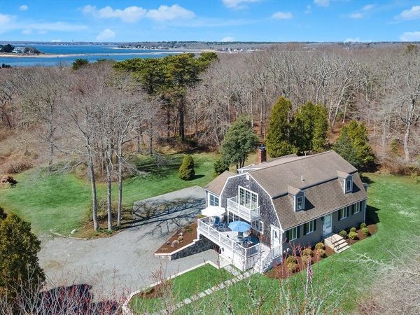 20 Shawmut Rd, Mattapoisett, MA 02739