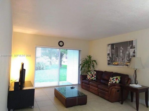 7530 SW 82nd St , Unit G102, Miami, FL 33143