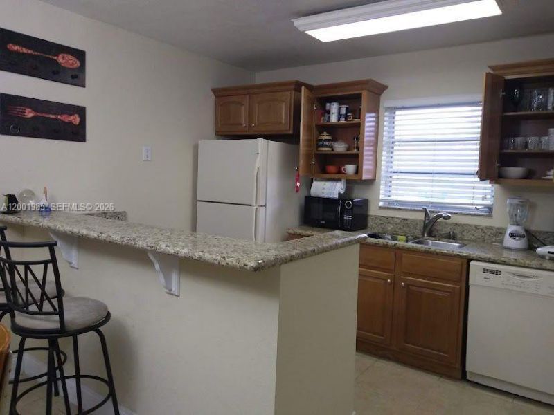 7530 SW 82nd St , Unit G102, Miami, FL 33143 Photo