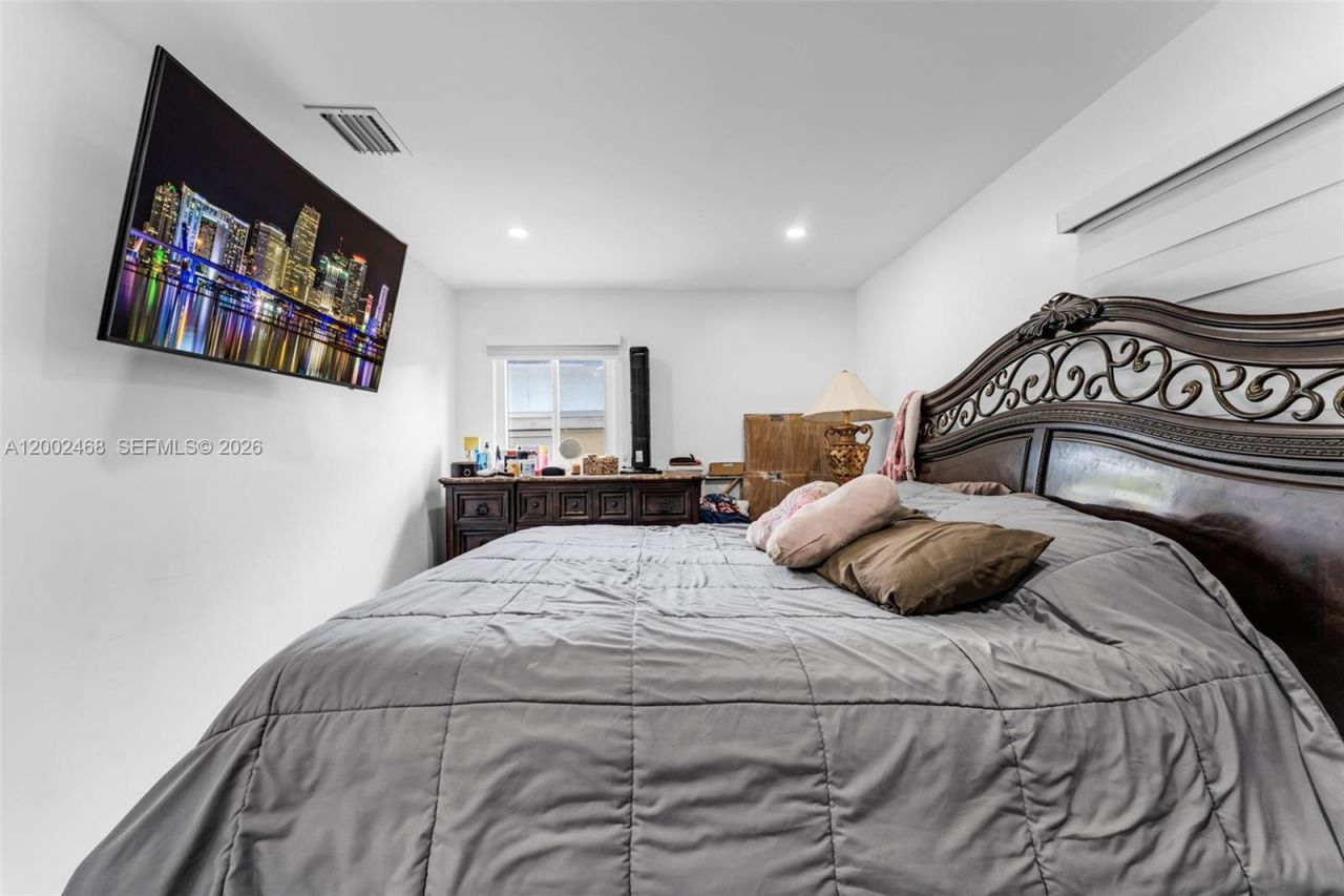 12009 SW 39th Ter , Miami, FL 33175 Photo