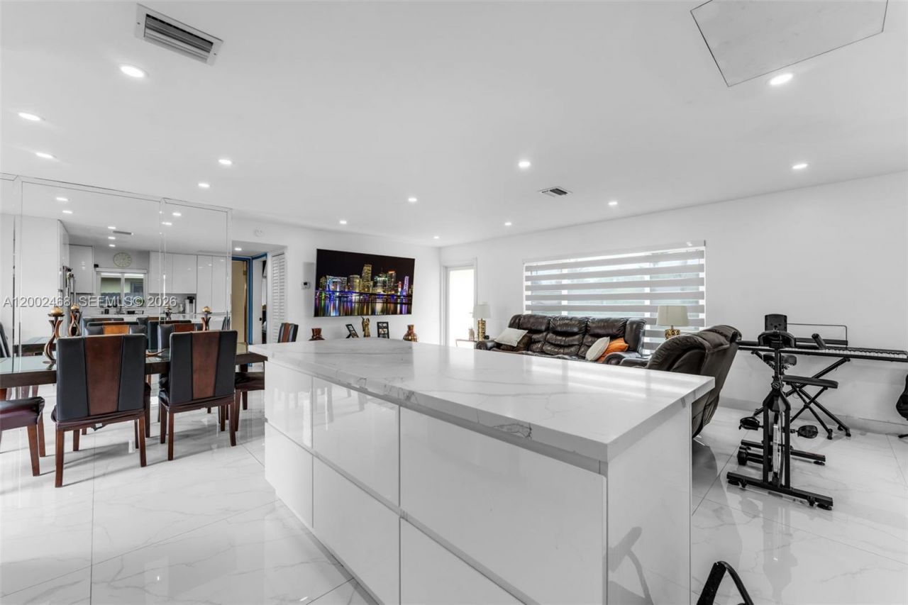 12009 SW 39th Ter , Miami, FL 33175 Photo