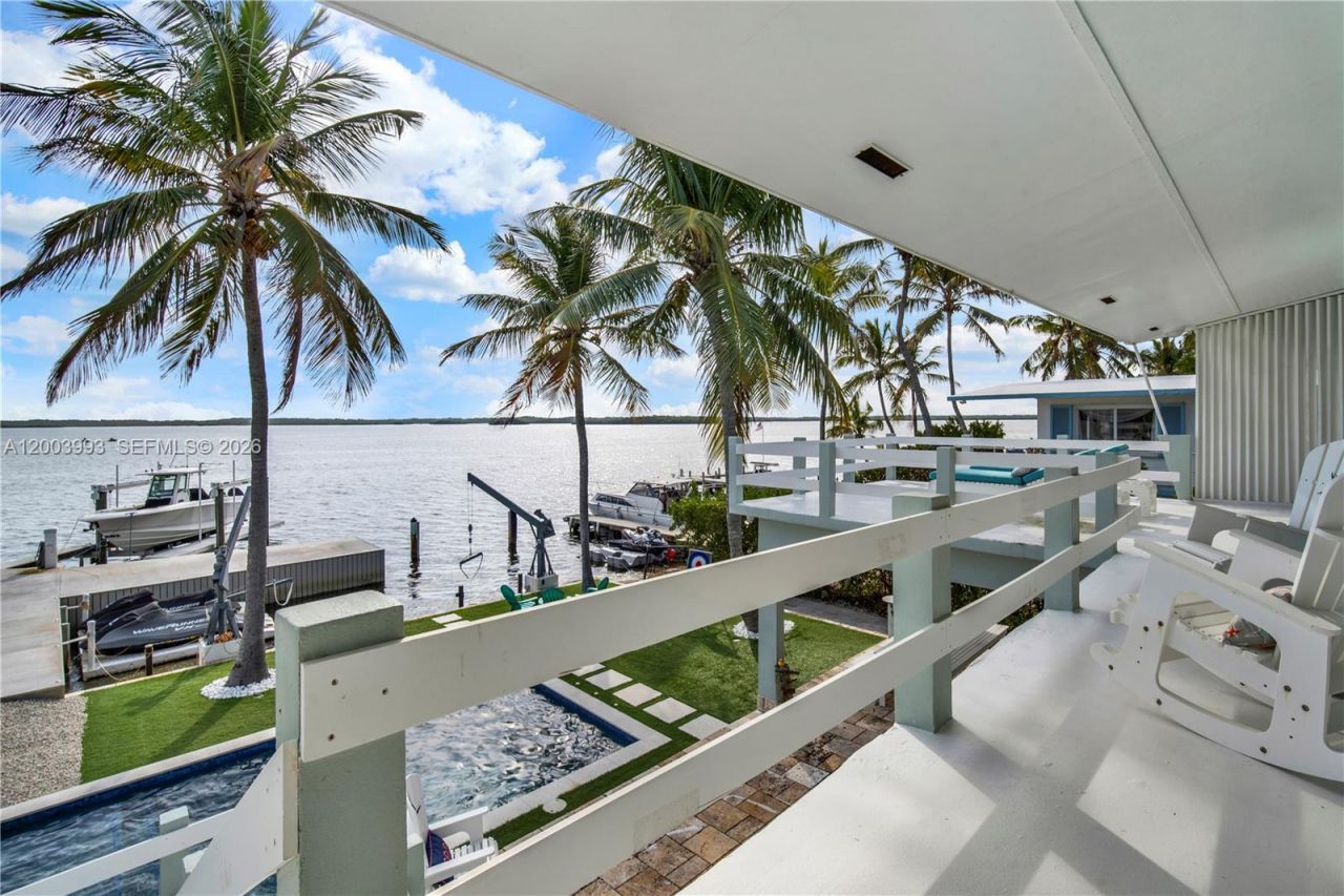 69 Shoreland Dr, Key Largo, FL 33037 Photo