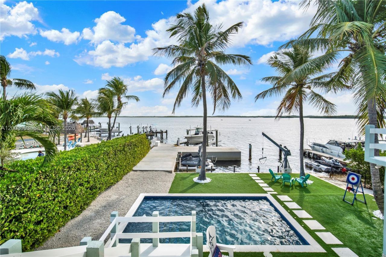 69 Shoreland Dr, Key Largo, FL 33037 Photo