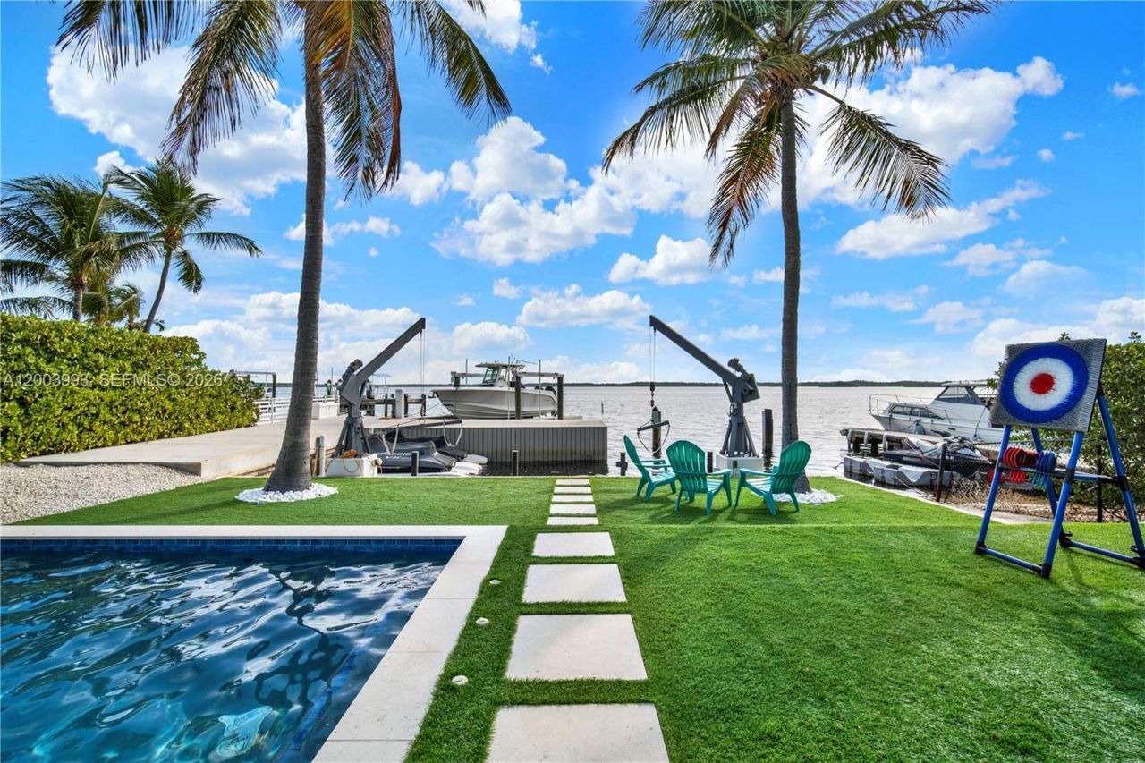 69 Shoreland Dr, Key Largo, FL 33037 Photo