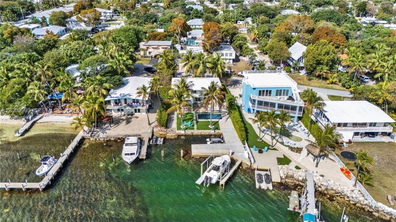 69 Shoreland Dr, Key Largo, FL 33037 Photo