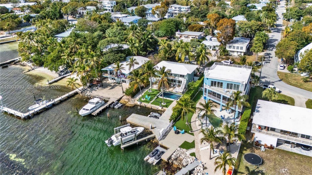 69 Shoreland Dr, Key Largo, FL 33037 Photo
