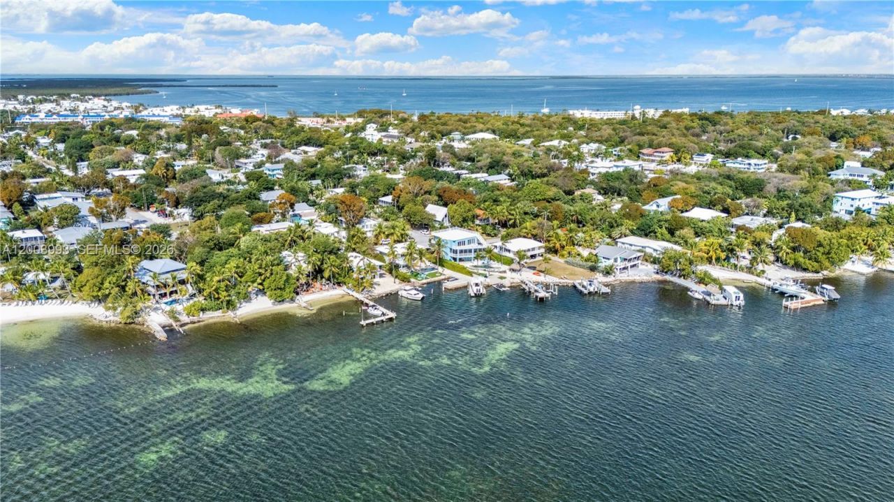 69 Shoreland Dr, Key Largo, FL 33037 Photo