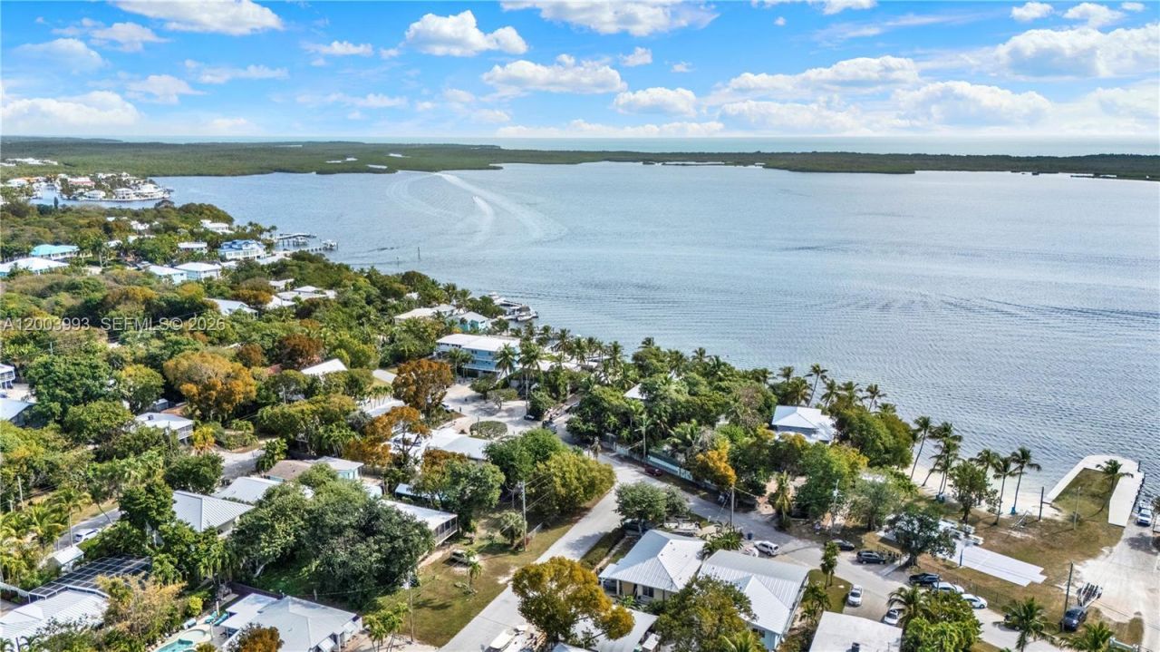 69 Shoreland Dr, Key Largo, FL 33037 Photo