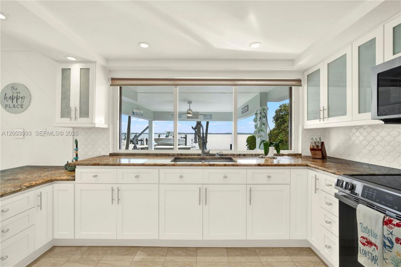 69 Shoreland Dr, Key Largo, FL 33037 Photo
